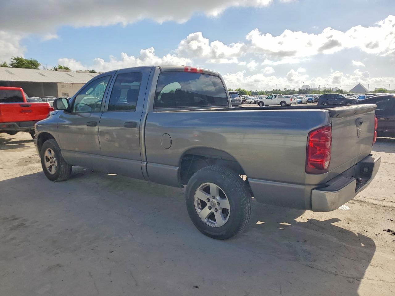2007 Dodge Ram 1500 St - Фото 2
