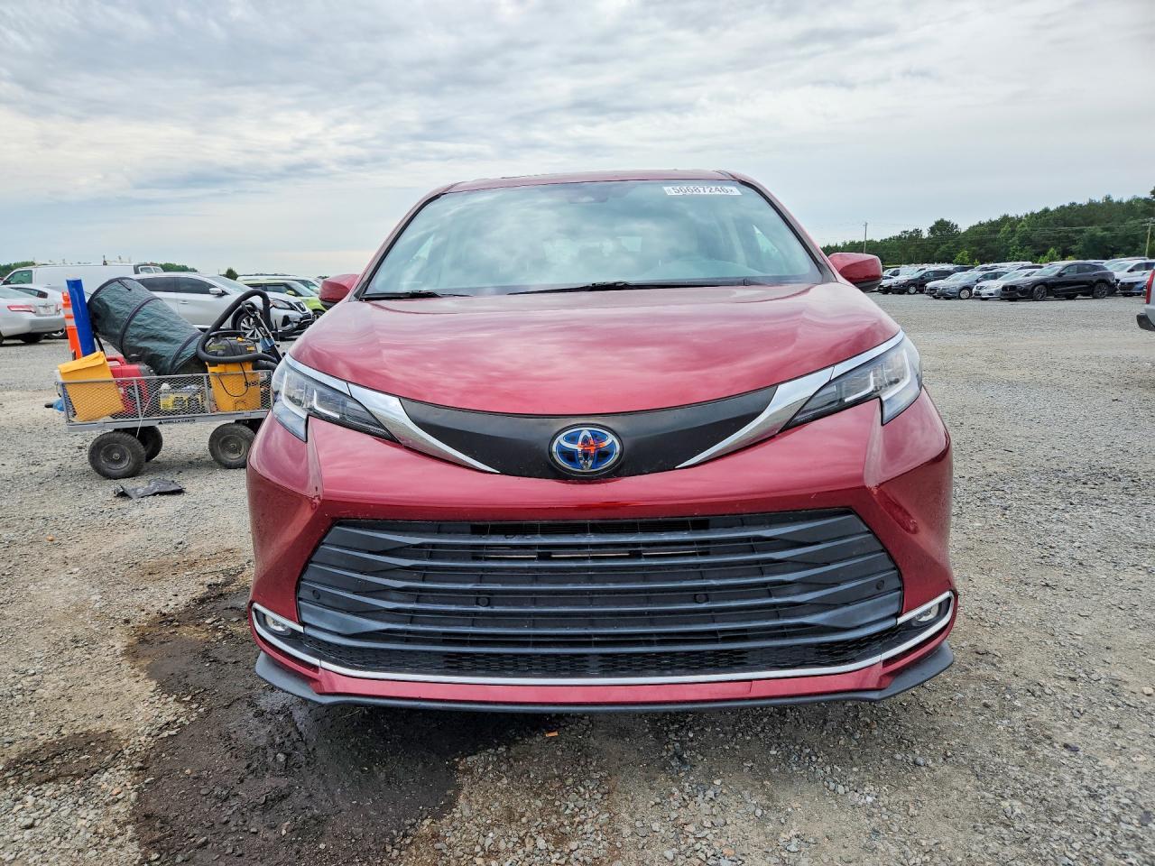 2022 Toyota Sienna Xle - Фото 5