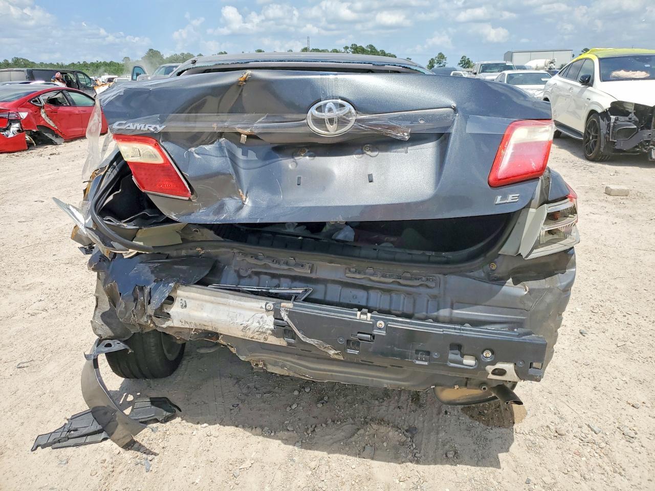 2008 Toyota Camry Le - Image 6