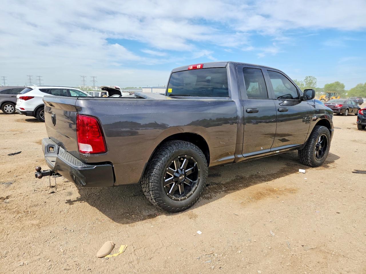 2020 Ram 1500 Classic Tradesman - Фото 3
