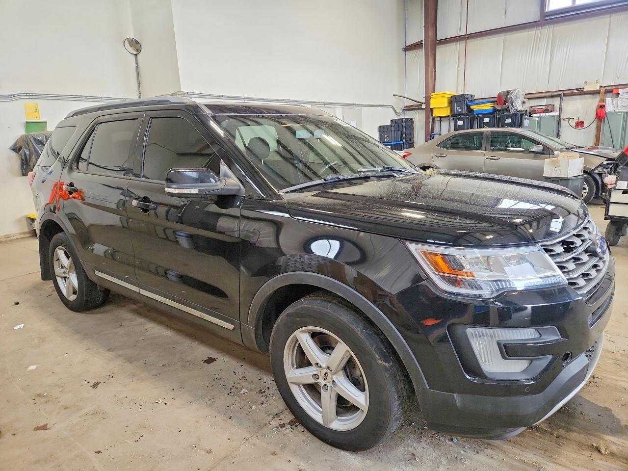 2017 Ford Explorer Xlt - Фото 4