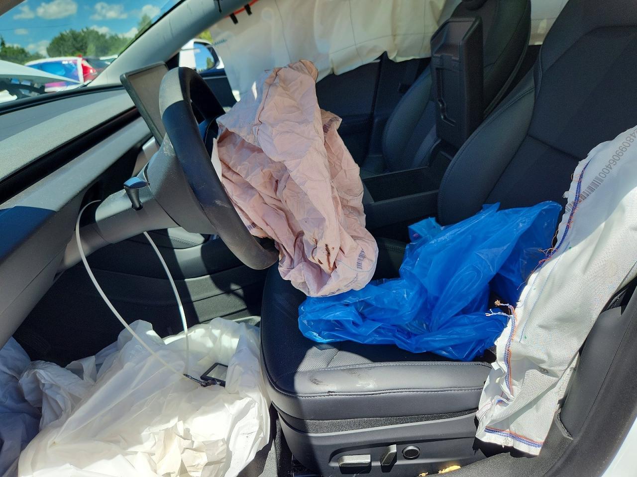 2026 Tesla Model 3 - Фото 7