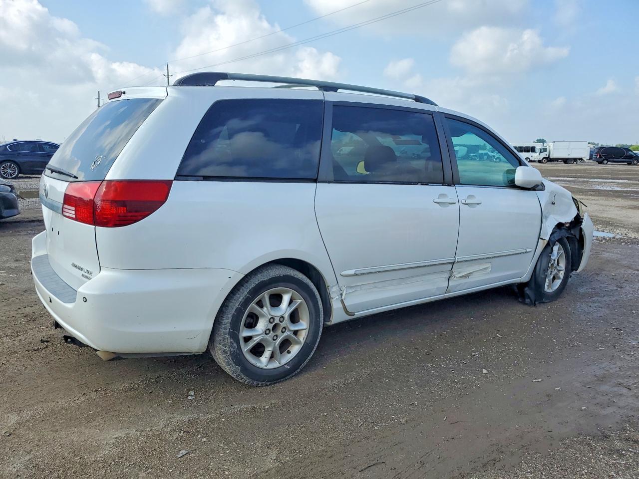 2004 Toyota Sienna Xle Limited 7 Passenger - Image 3