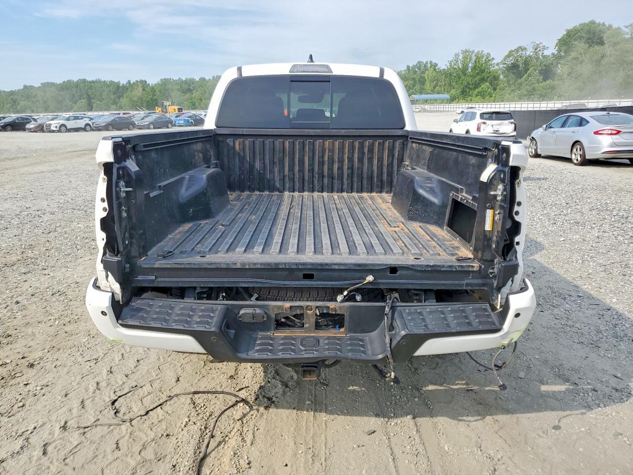2021 Toyota Tacoma Trd Off-Road - Image 6