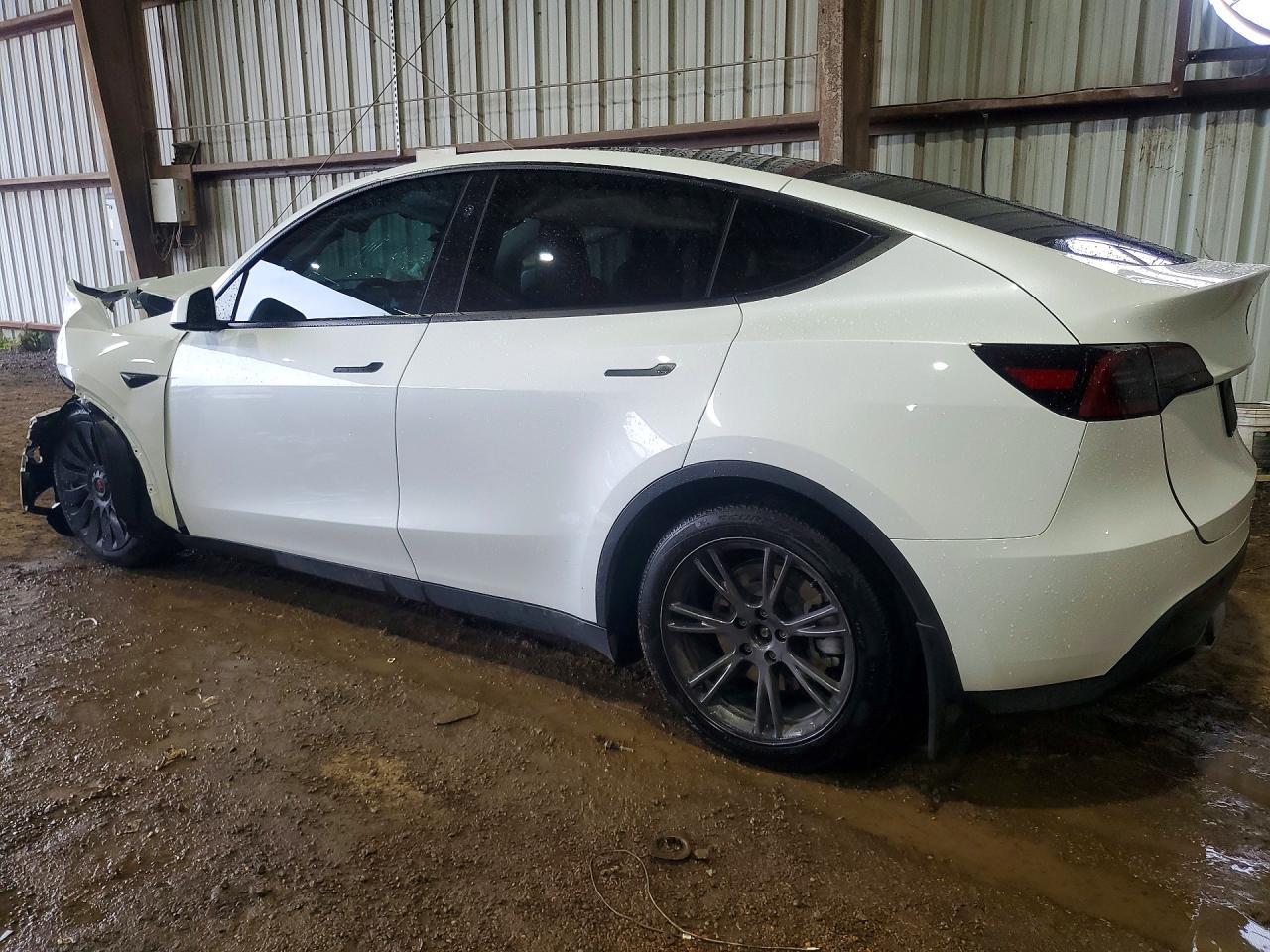 2024 Tesla Model Y - Image 2