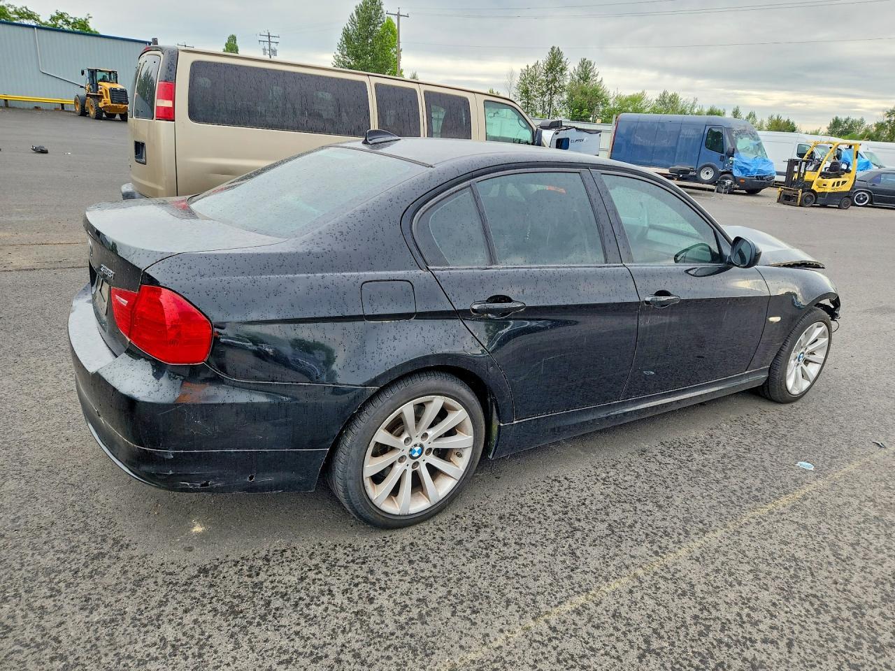 2011 BMW 328 I - Фото 3