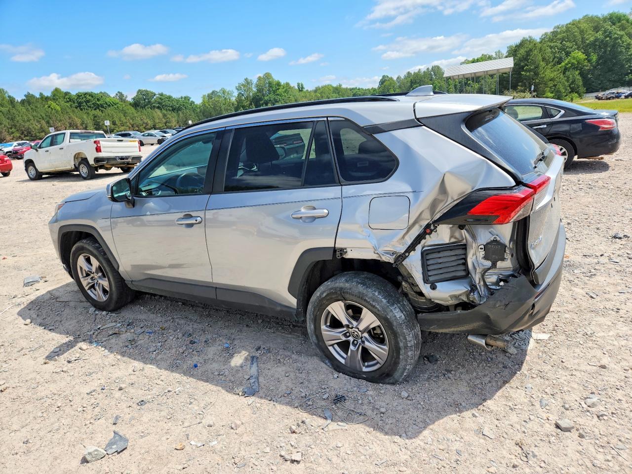 2022 Toyota Rav4 Xle - Image 2