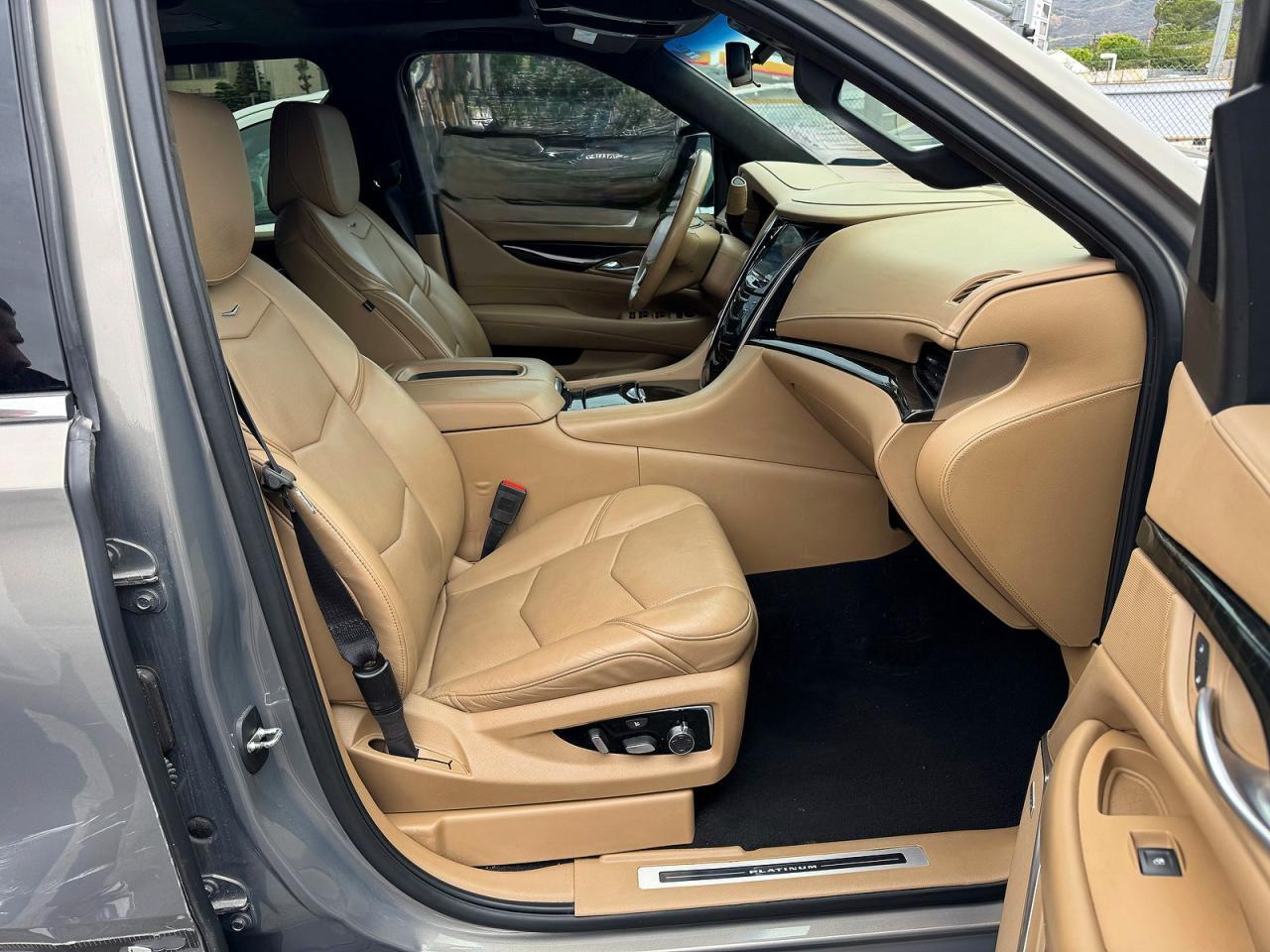 2019 Cadillac Escalade Platinum - Фото 5