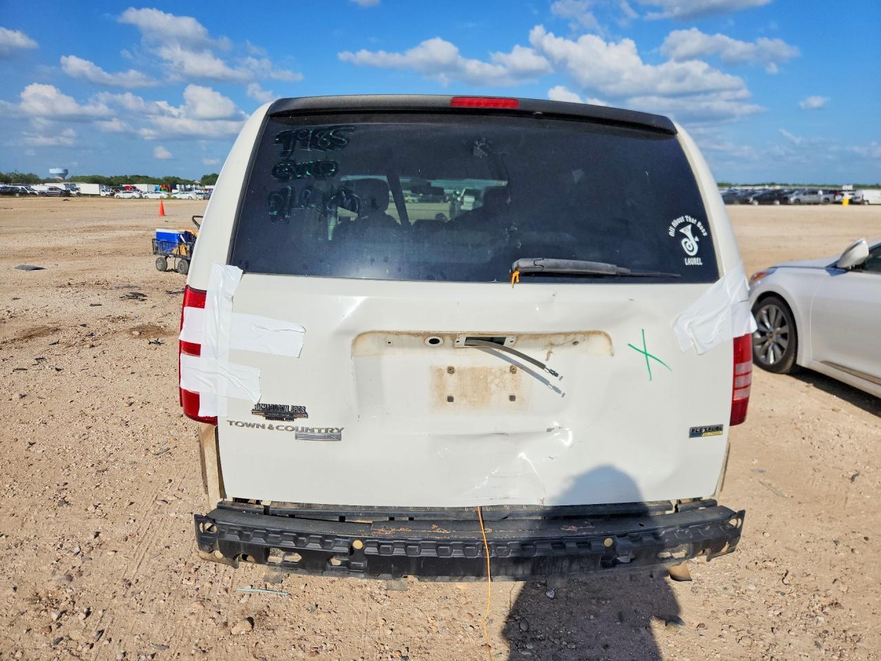 2008 Chrysler Town & Country Lx - Фото 6
