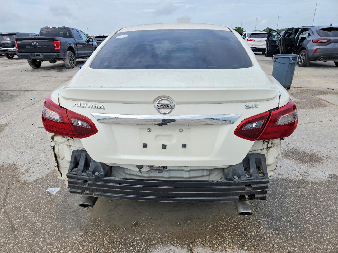 2017 Nissan Altima 2.5 Sr - Image 6