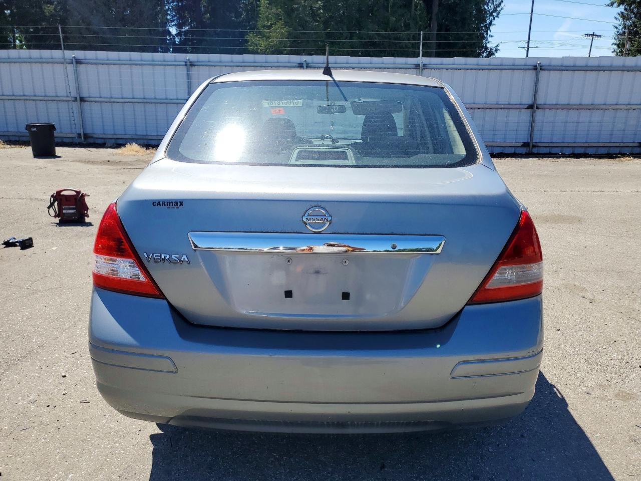 2011 Nissan Versa 1.8 S - Image 6