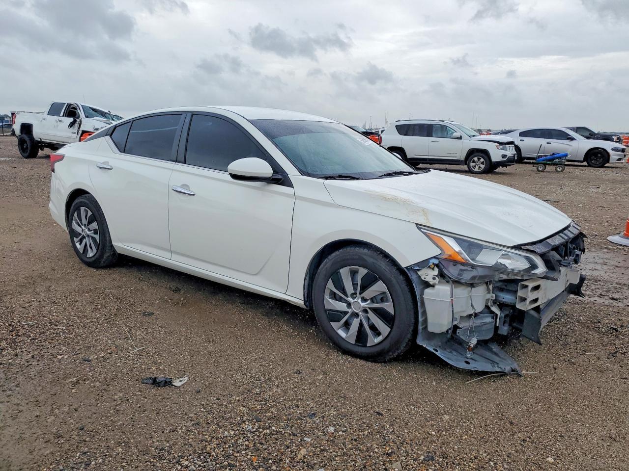 2019 Nissan Altima S - Image 4