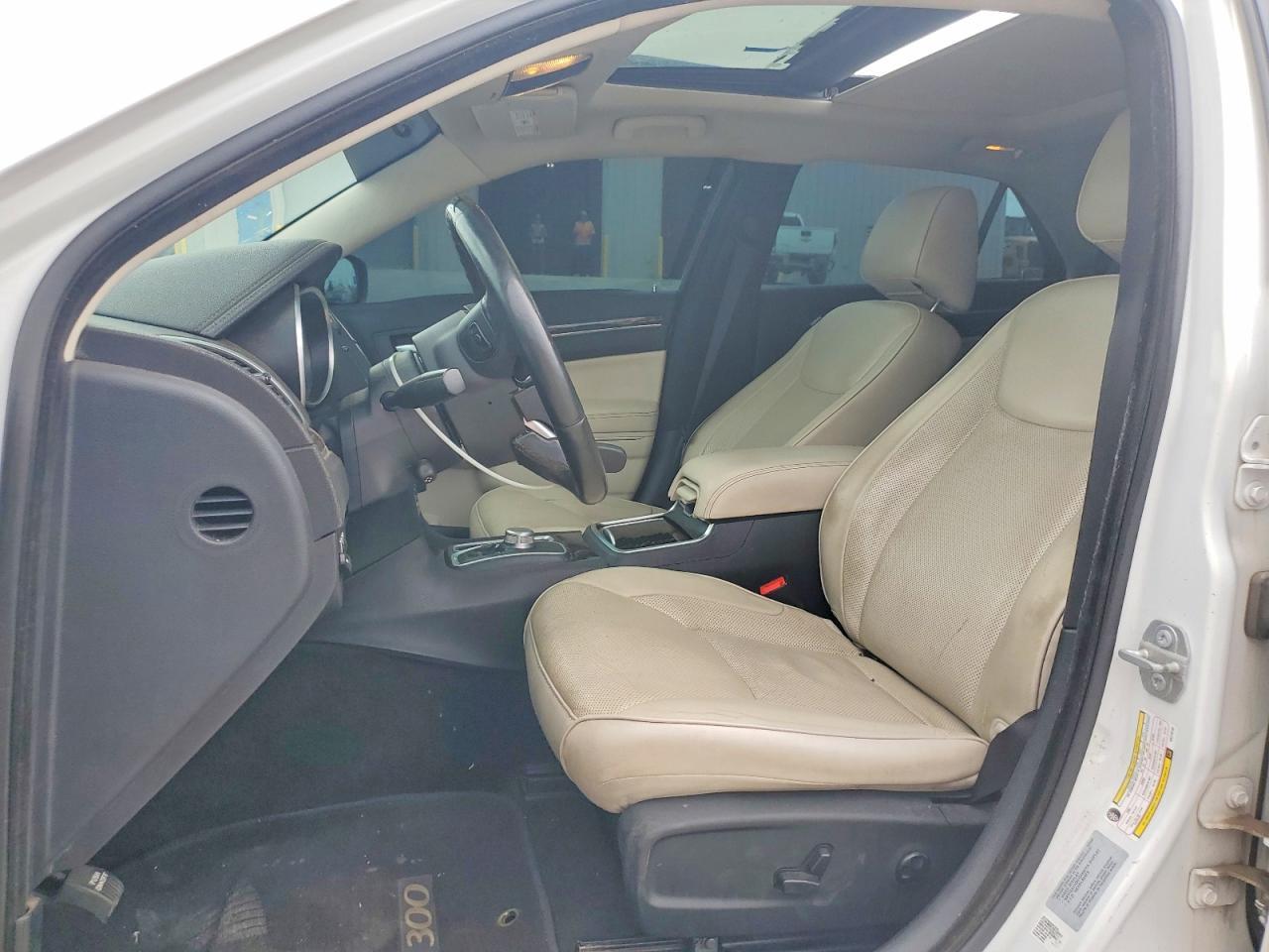 2016 Chrysler 300C - Фото 7