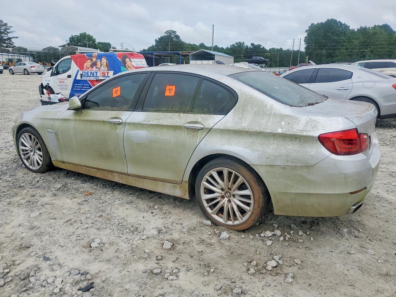 2011 BMW 550 I - Фото 2