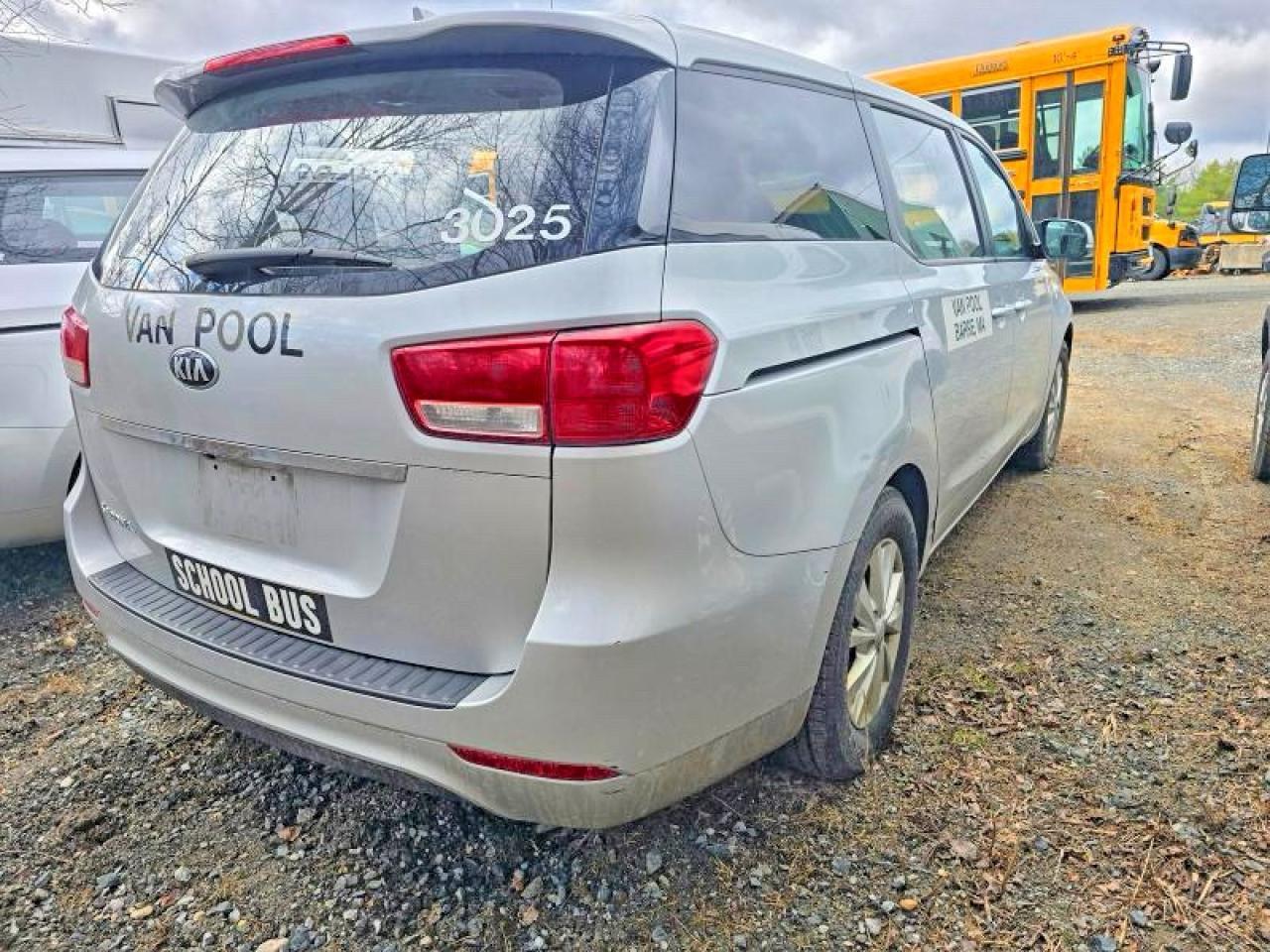 2018 Kia Sedona L - Image 4