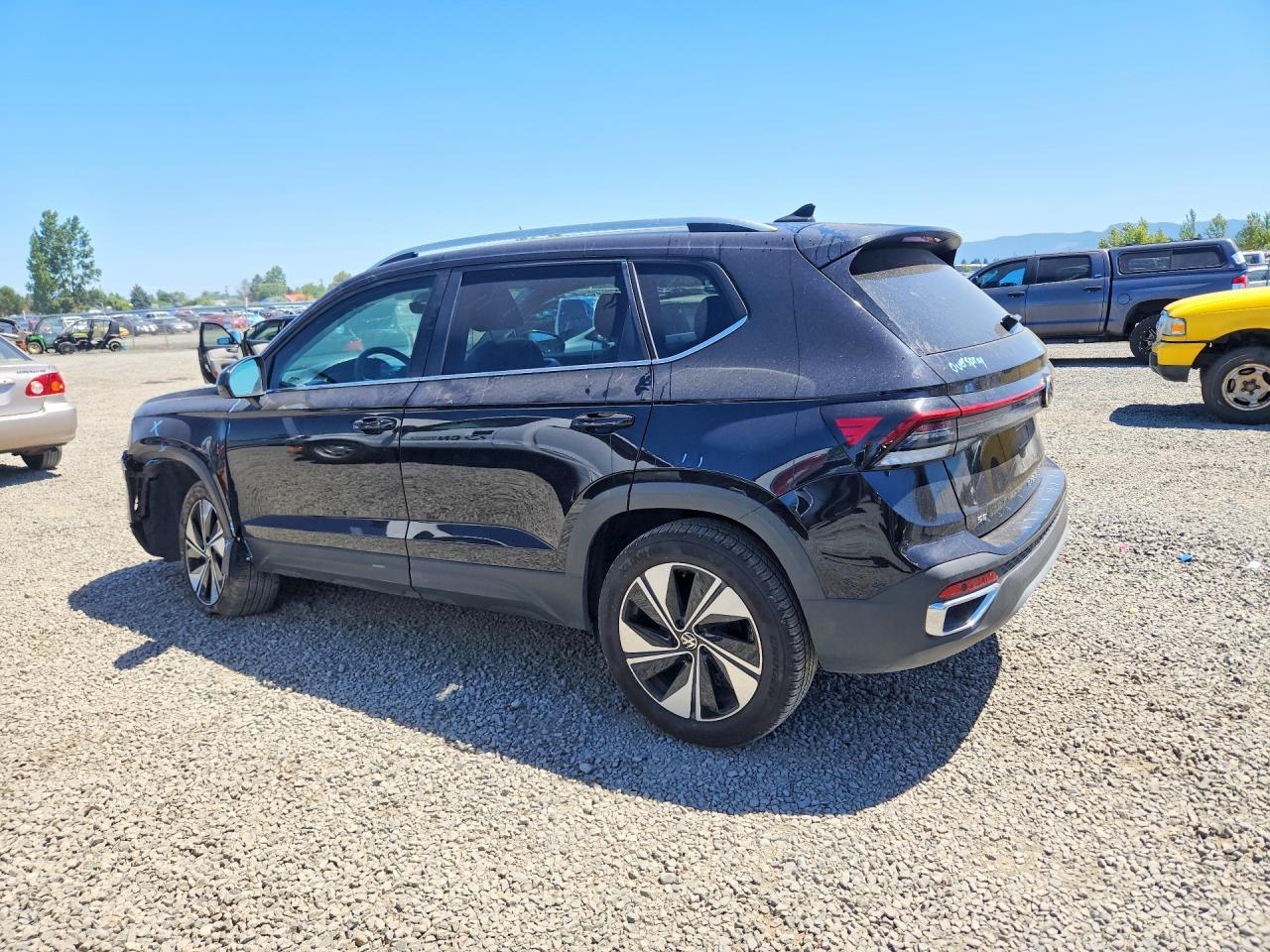 2025 Volkswagen Taos Se - Фото 2