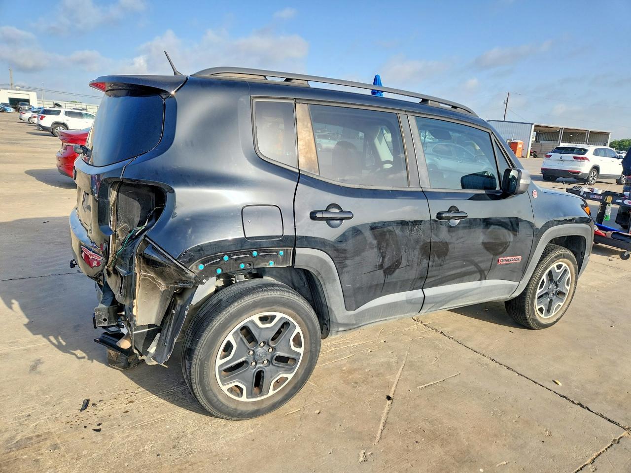 2016 Jeep Renegade Trailhawk - Image 3