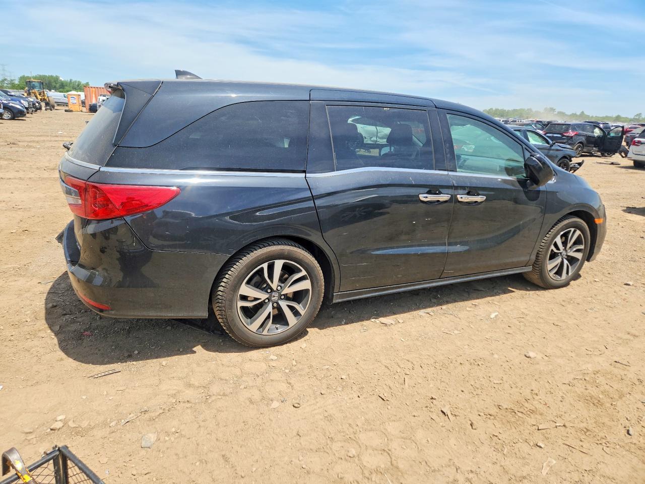 2018 Honda Odyssey Elite - Фото 3