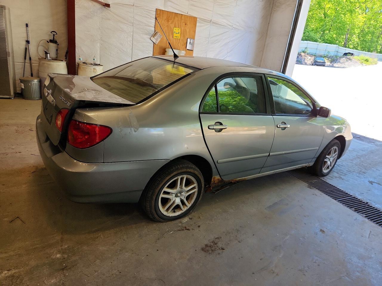2004 Toyota Corolla - Image 3