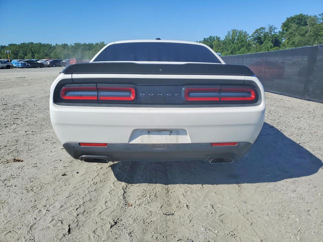 2019 Dodge Challenger R - Image 6