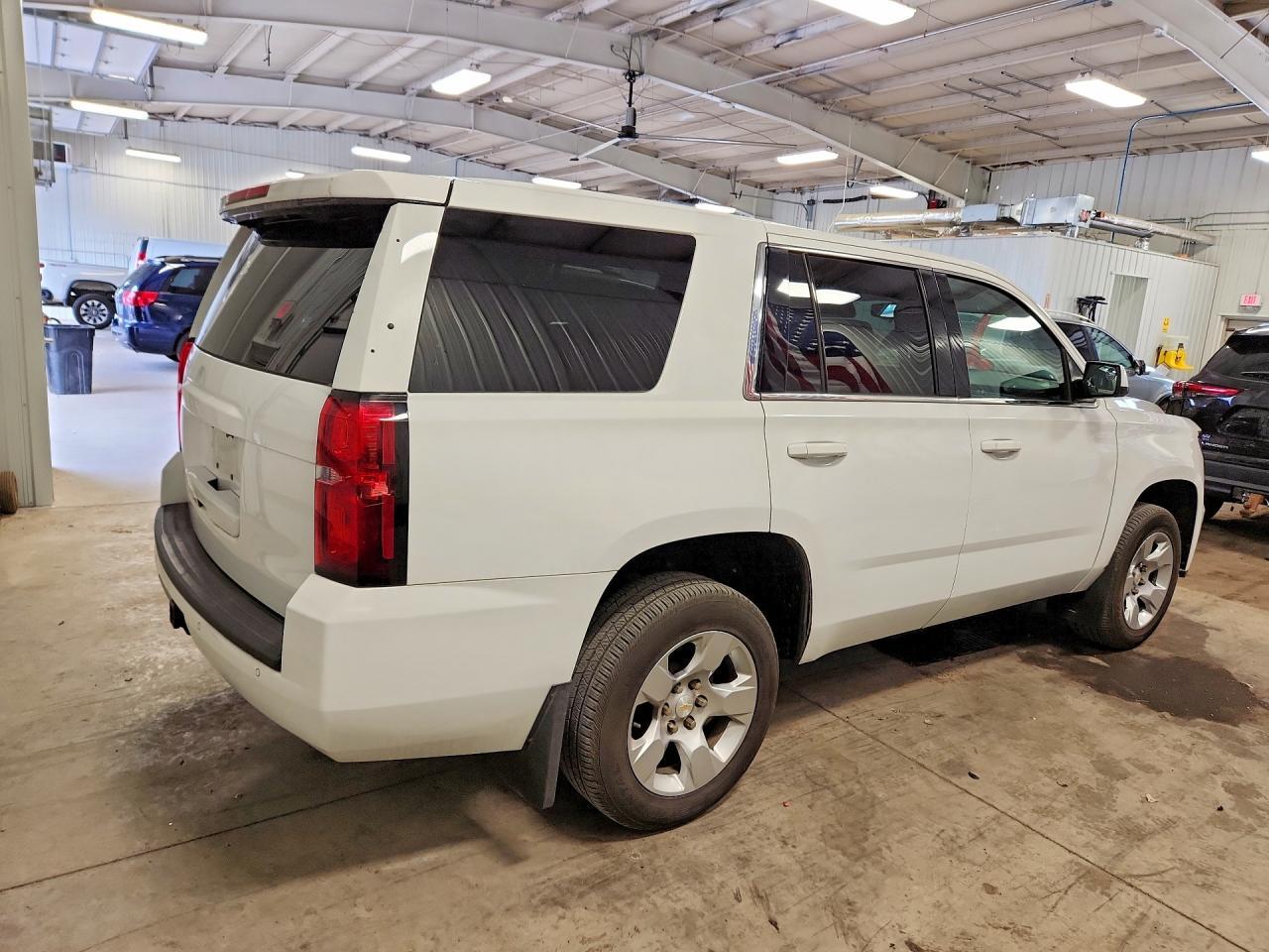 2017 Chevrolet Tahoe Police - Фото 3