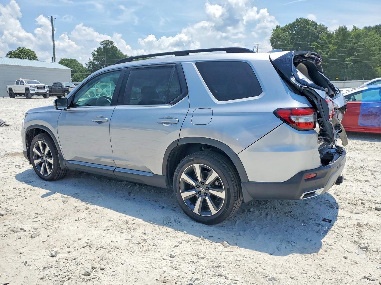 2025 Honda Pilot Touring - Фото 2