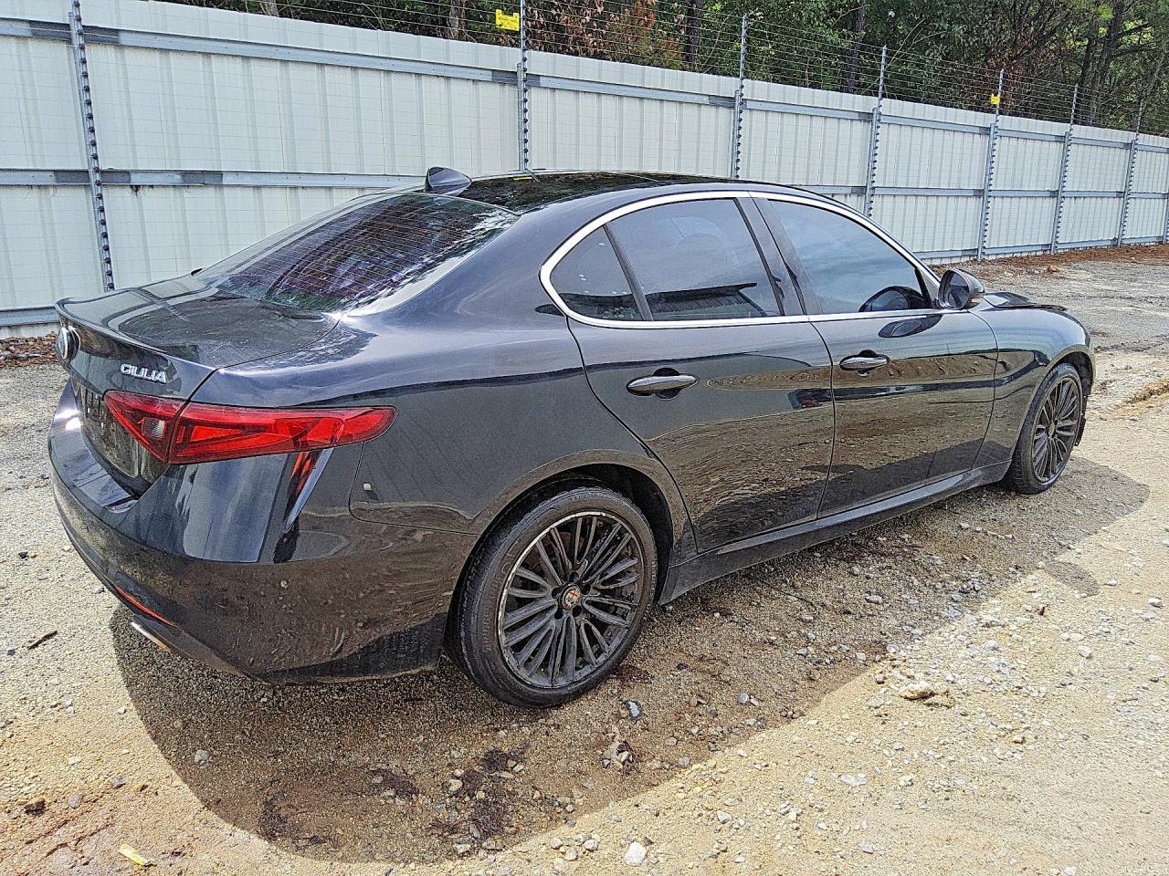 2018 Alfa Romeo Giulia - Фото 3