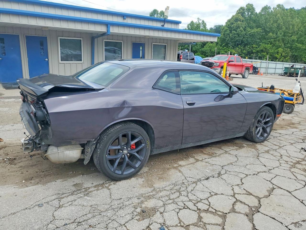 2022 Dodge Challenger Sxt - Image 3