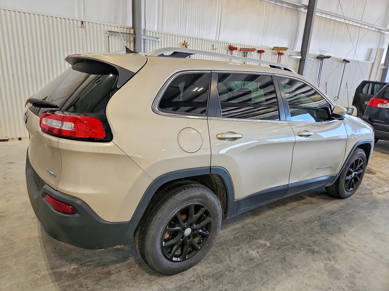 2014 Jeep Cherokee Latitude - Image 3