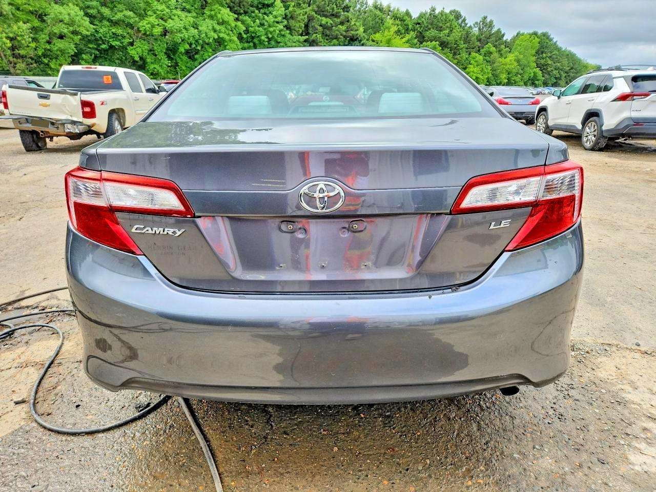 2013 Toyota Camry Le - Фото 6
