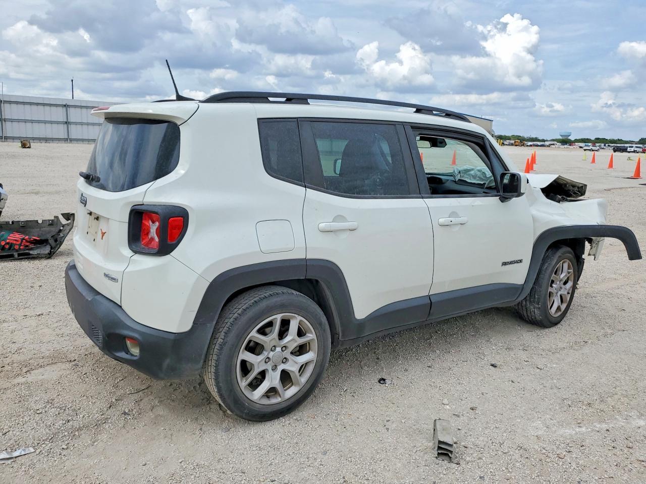 2018 Jeep Renegade Latitude - Фото 3