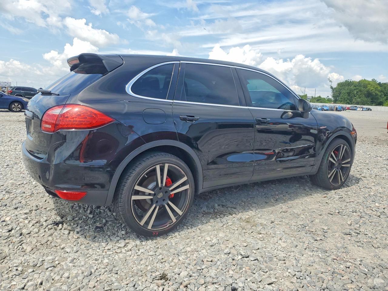 2013 Porsche Cayenne - Image 3