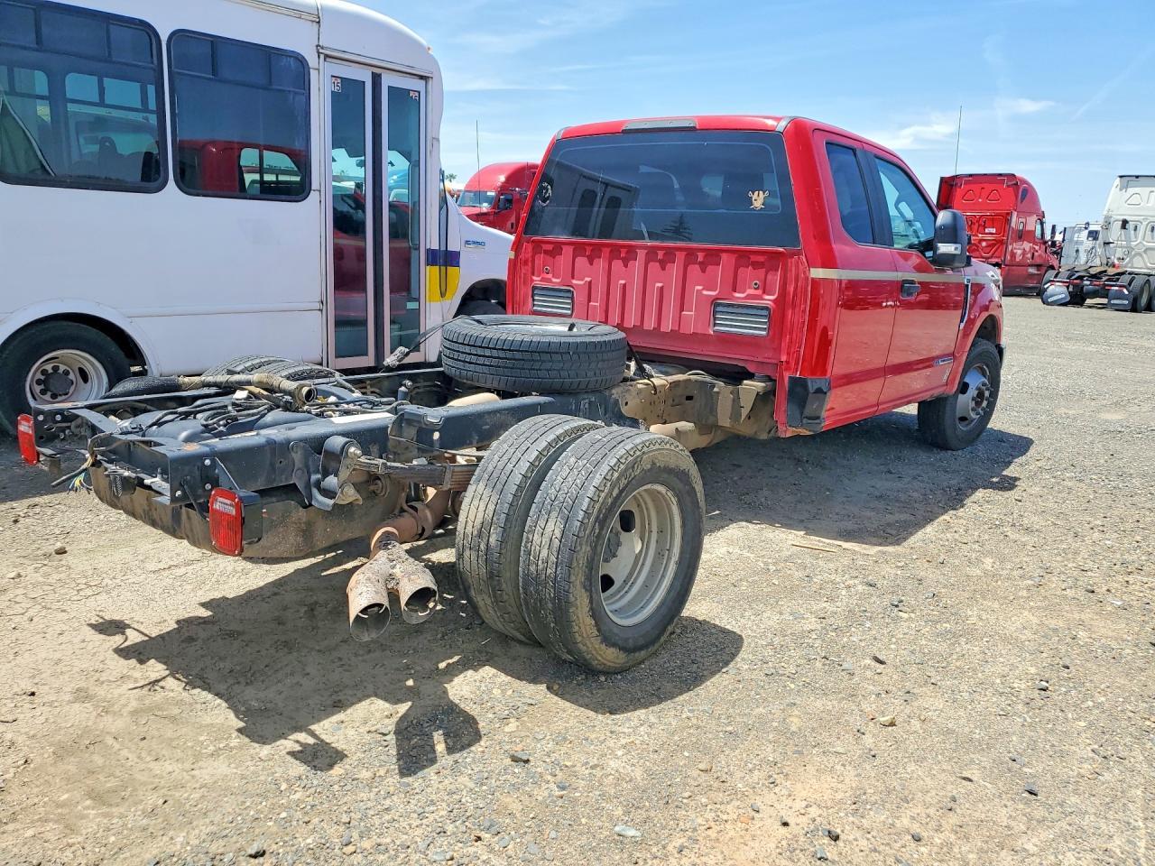 2017 Ford F350 Chscb - Image 3