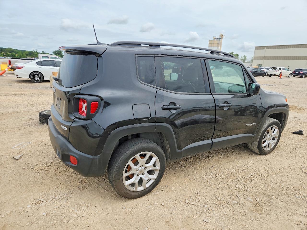 2016 Jeep Renegade Latitude - Фото 3