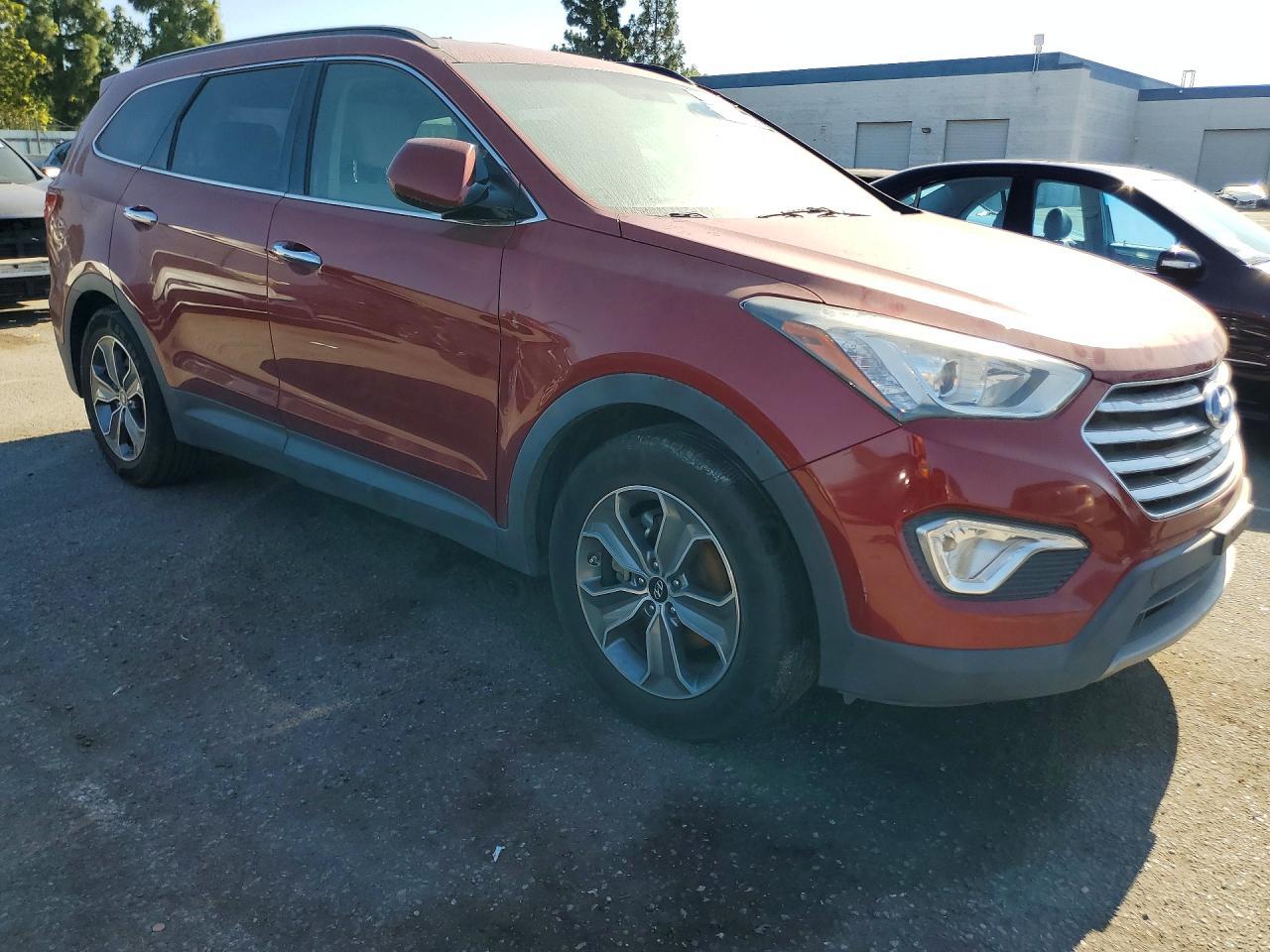 2016 Hyundai Santa Fe - Image 4