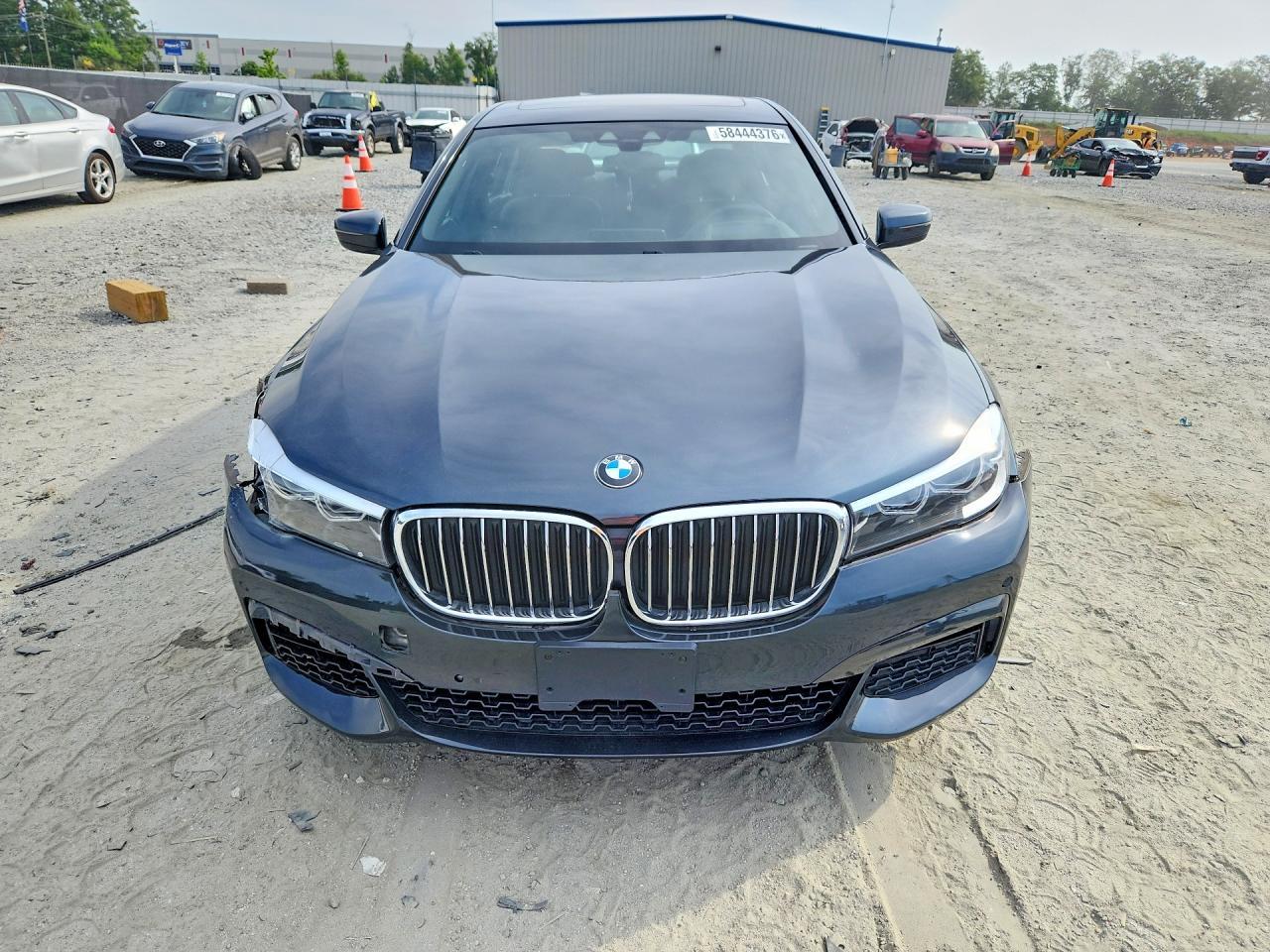 2019 BMW 740 Xi - Фото 5