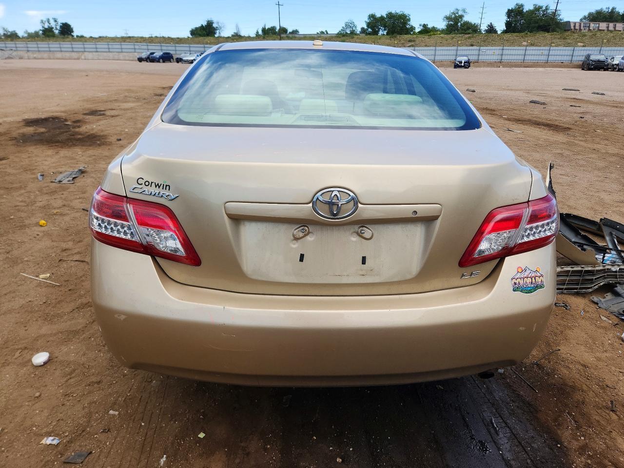 2011 Toyota Camry Le - Фото 6