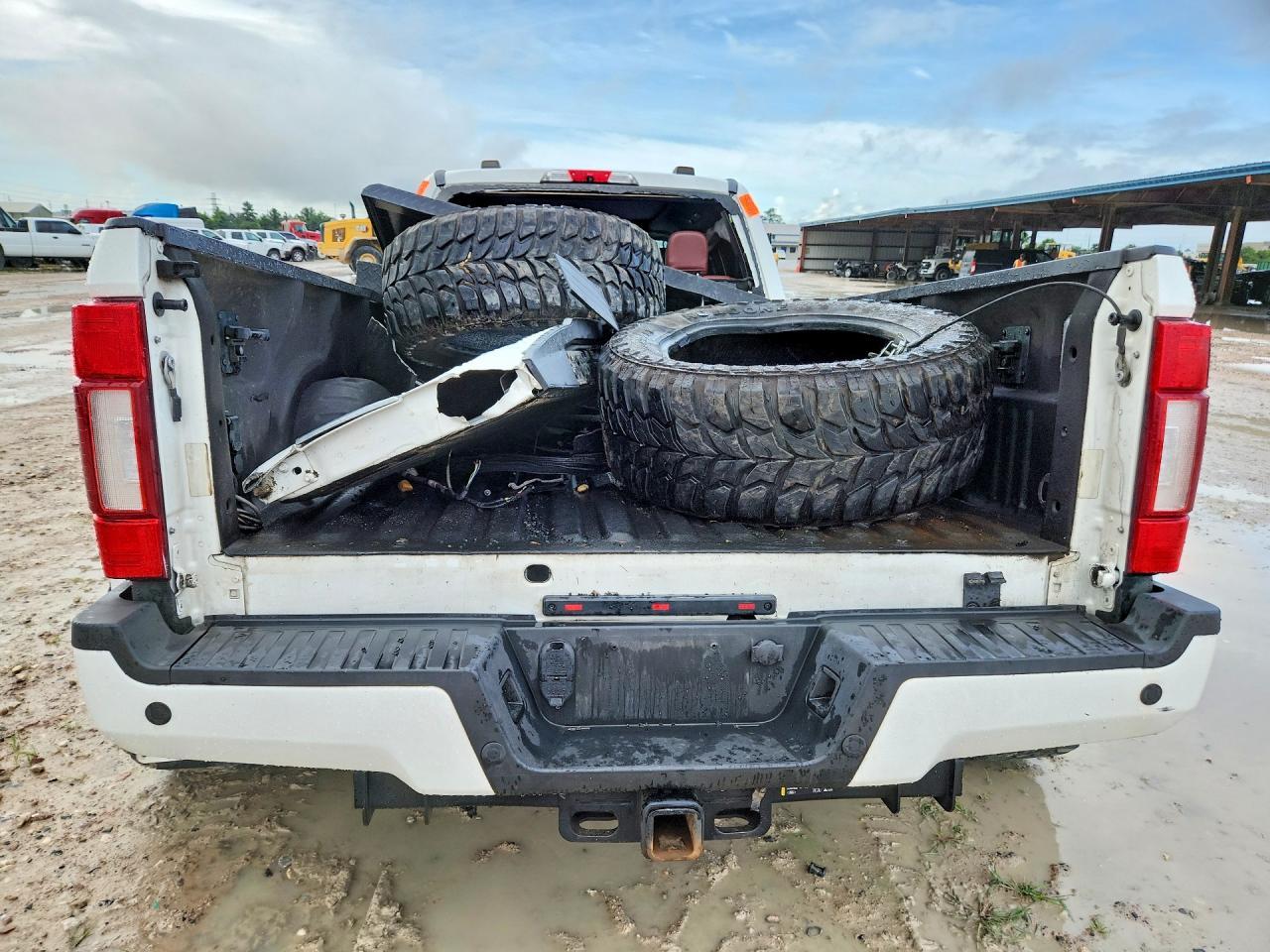 2021 Ford F350 Super Duty - Фото 6