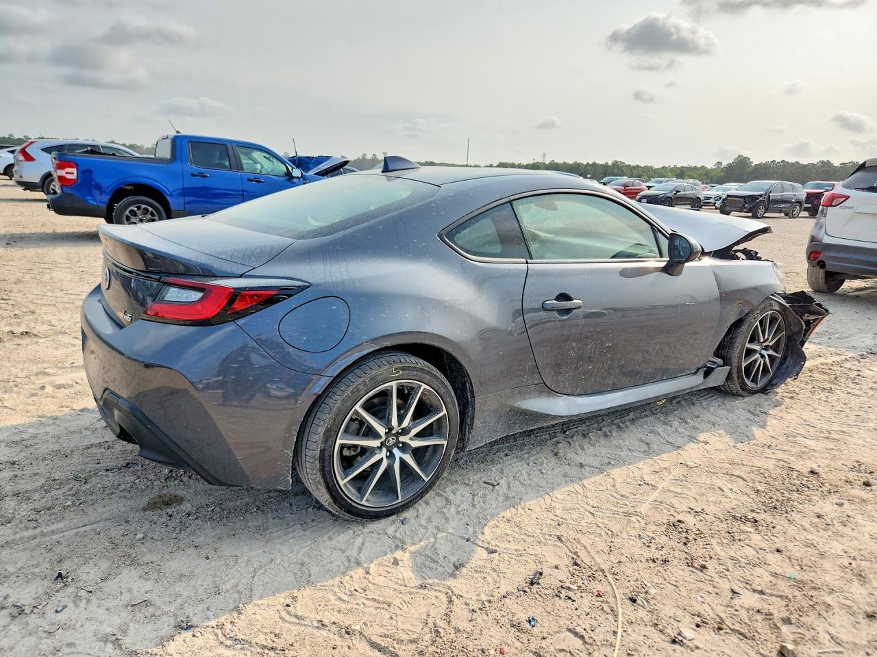 2024 Toyota Gr86 - Image 3