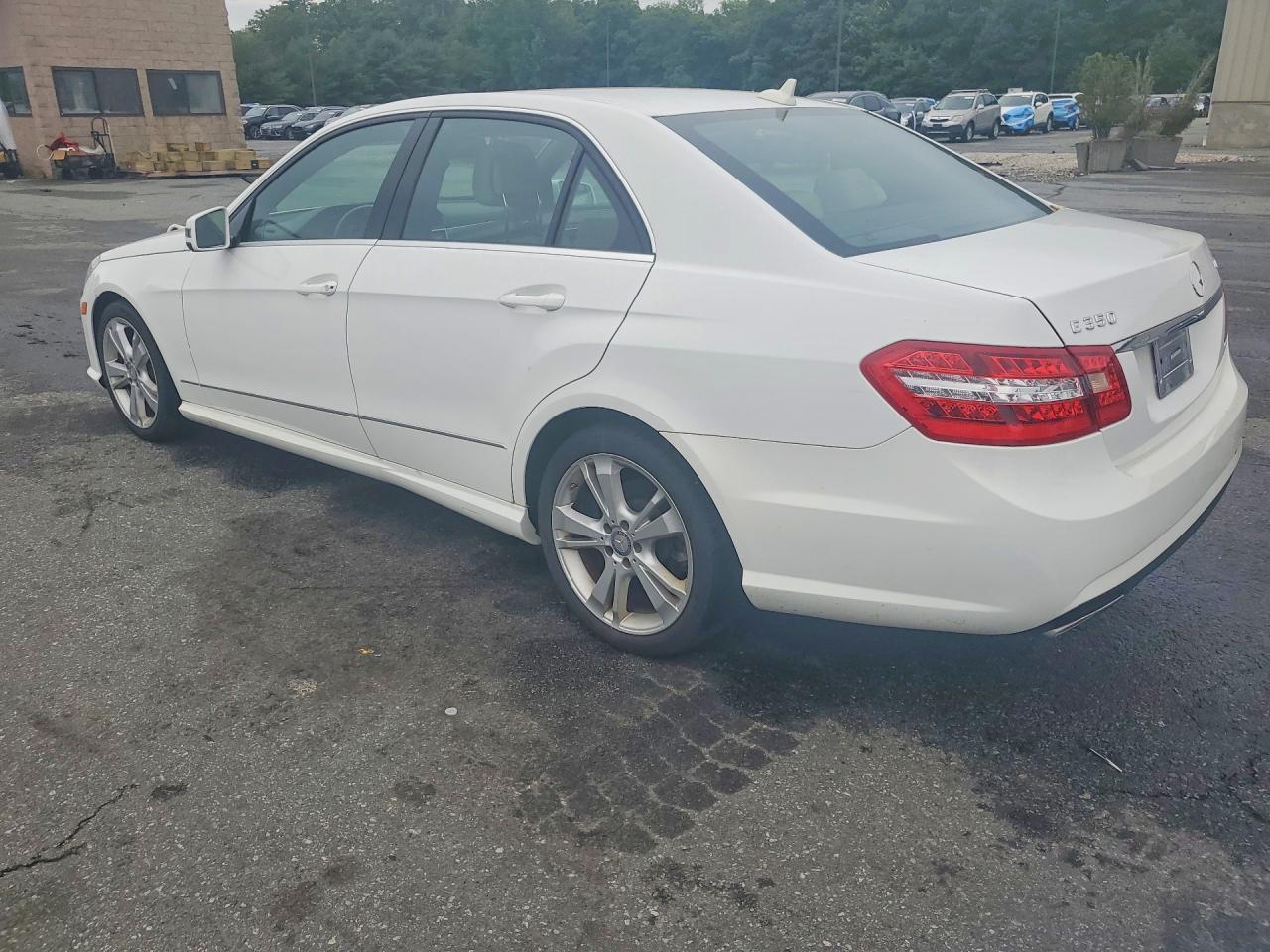 2013 Mercedes-Benz 400-Class - Image 2