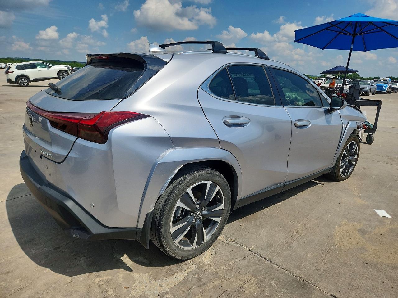 2024 Lexus Ux 250H Premium - Image 3