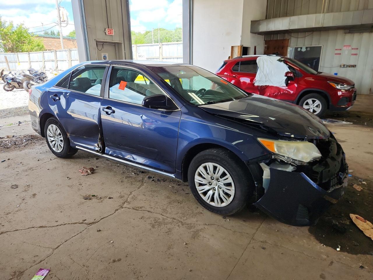 2014 Toyota Camry Le - Image 4