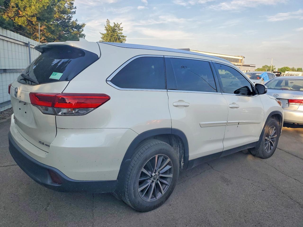 2019 Toyota Highlander Xle - Фото 3