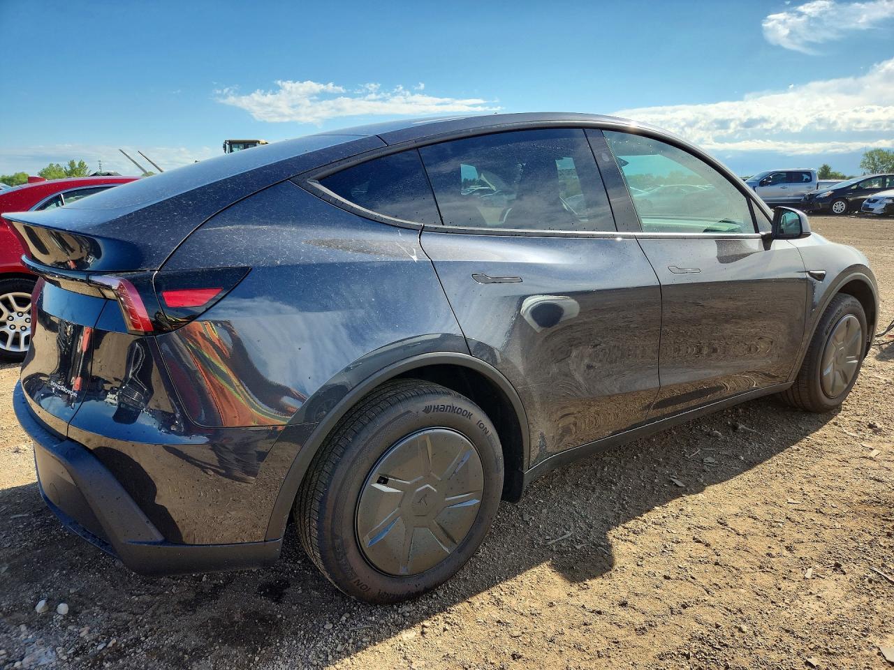 2026 Tesla Model Y - Фото 3