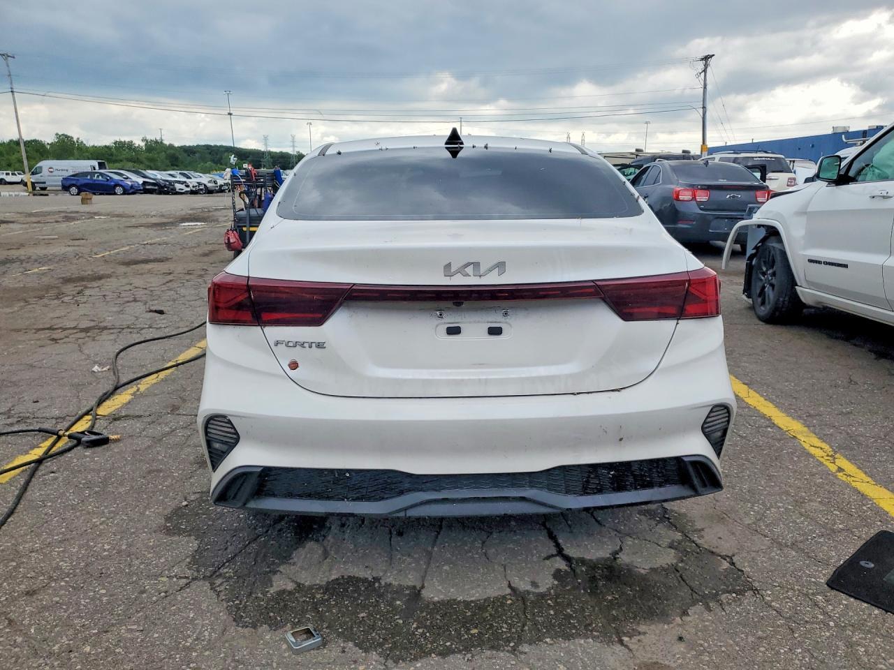 2024 Kia Forte Lxs - Image 6