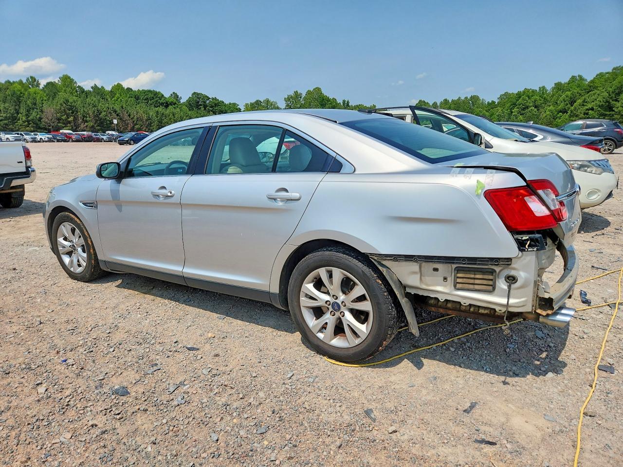 2012 Ford Taurus Sel - Image 2