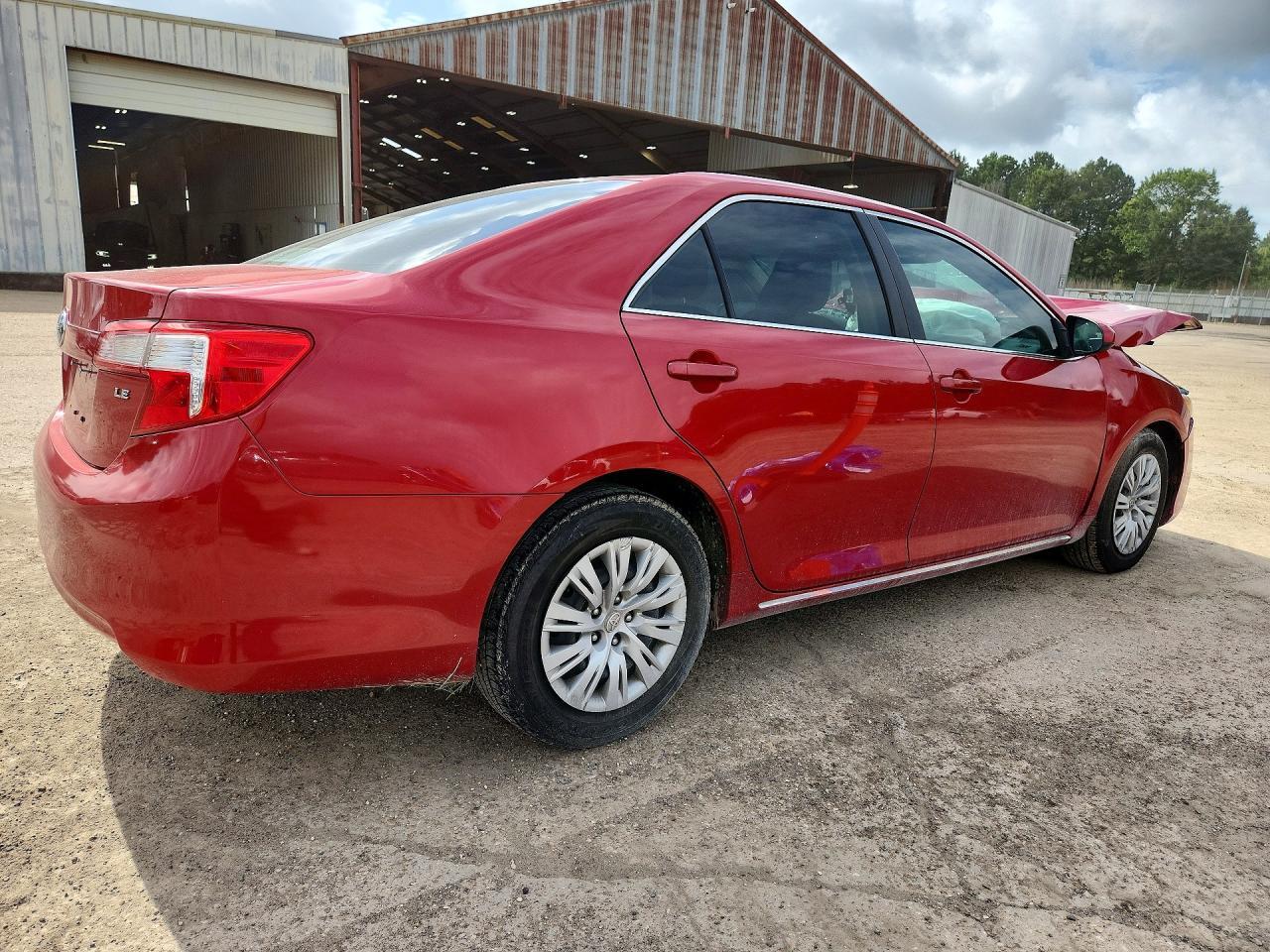 2012 Toyota Camry Le - Фото 3