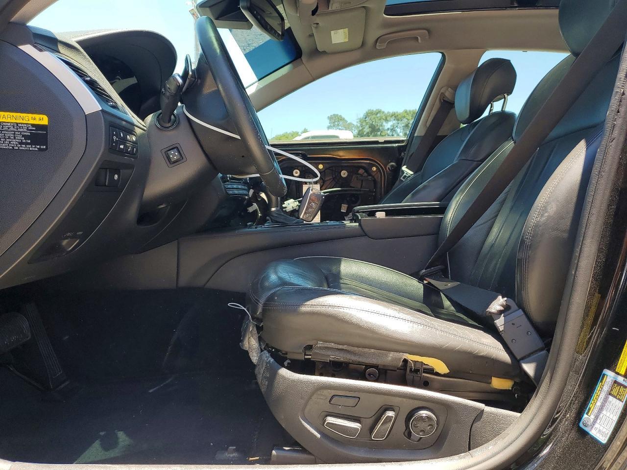 2016 Hyundai Genesis 3.8L - Фото 7