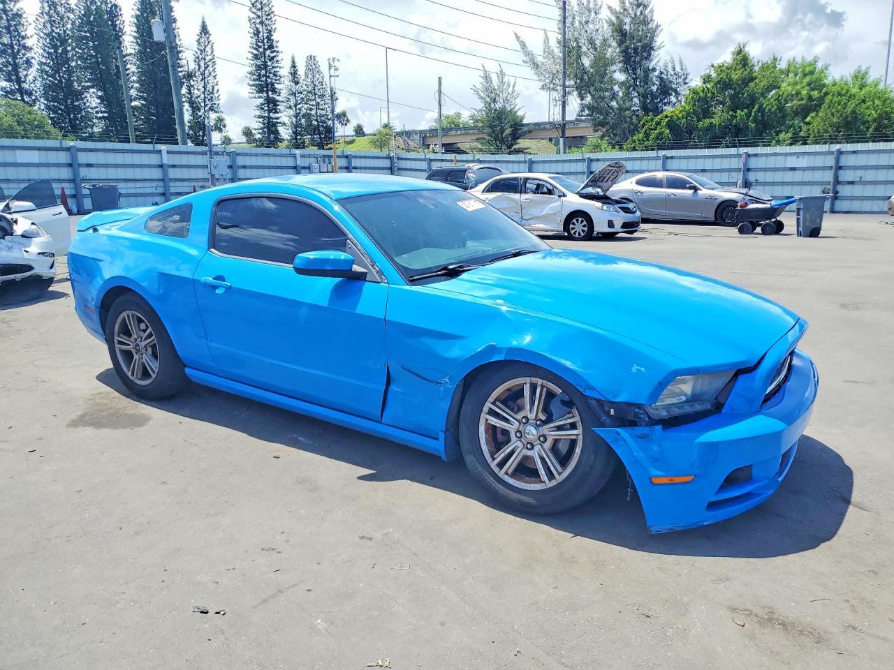 2013 Ford Mustang - Фото 4