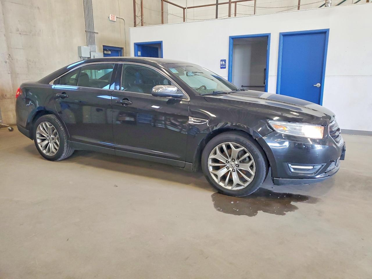 2013 Ford Taurus Limited - Image 4